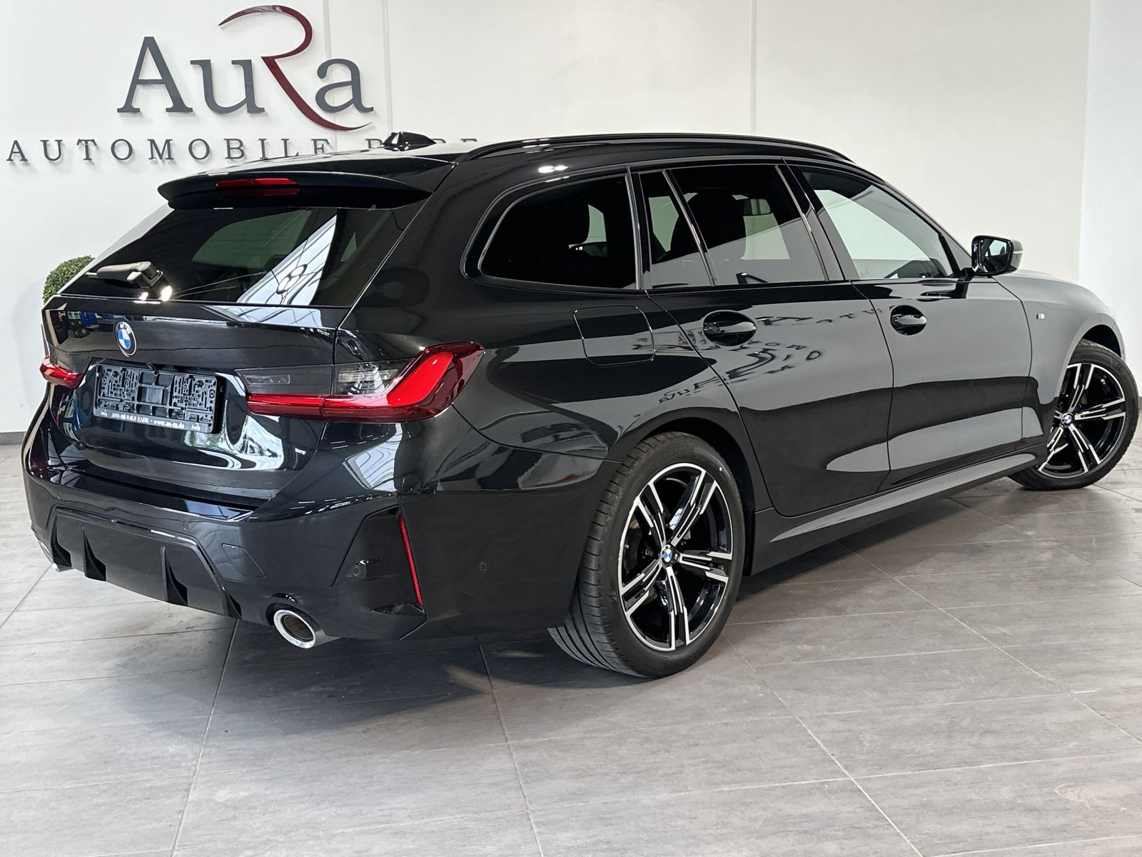 Fahrzeugabbildung BMW 320d Touring M-Sport NAV+LED+ACC+SHZ+VCOCKPIT+PP