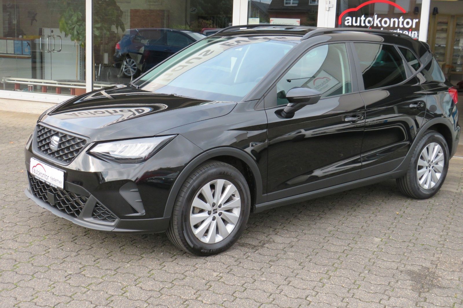 Fahrzeugabbildung SEAT Arona Style DSG LED NAVI DAB GRA PDC 1.HD