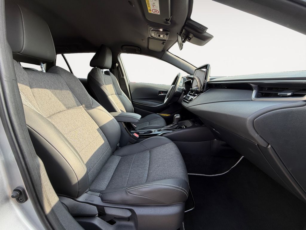 Fahrzeugabbildung Toyota Corolla 1.8 Hybrid Touring Sports Teamplayer