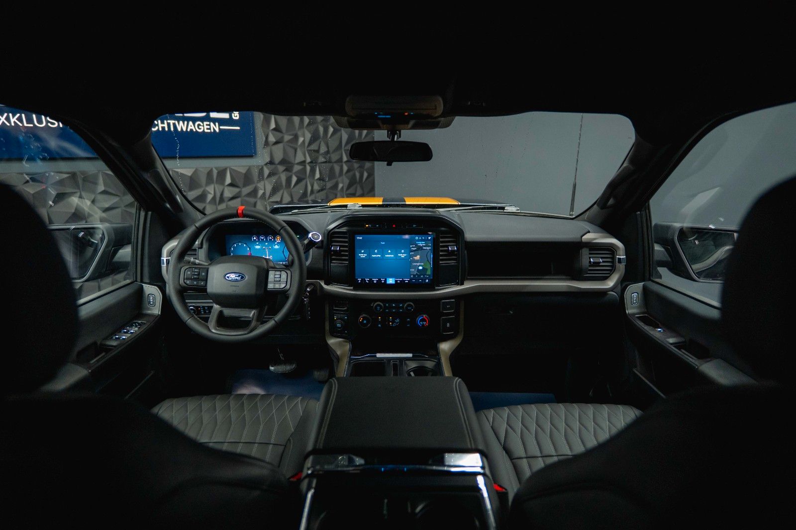 Fahrzeugabbildung Ford F150 5.0L V8 4x4 Offroad SuperCrew RAPTOR 19%