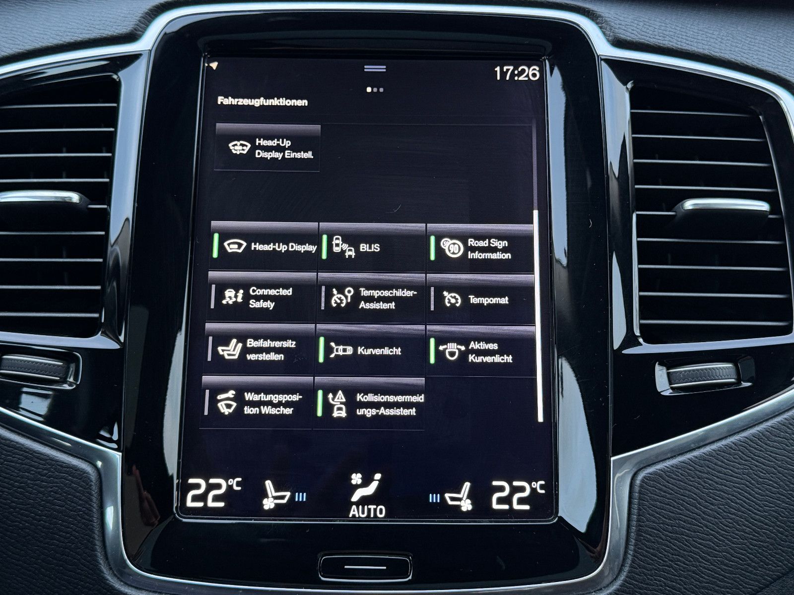 Fahrzeugabbildung Volvo XC90 INSCRIPTION AWD PANO HUD SITZKLIMA MEMORY