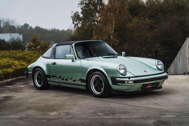 Porsche 911 Carrera 3.0 Targa / Ice Green Metallic