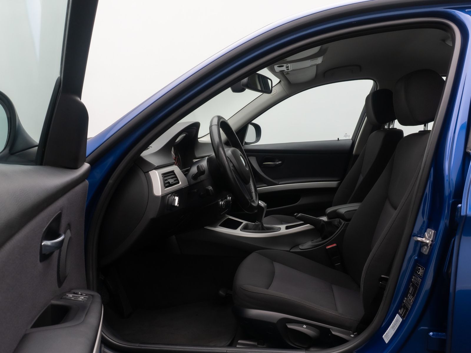 Fahrzeugabbildung BMW 318i Tempomat XenonPDC Komfort Sportsitz 17"WR