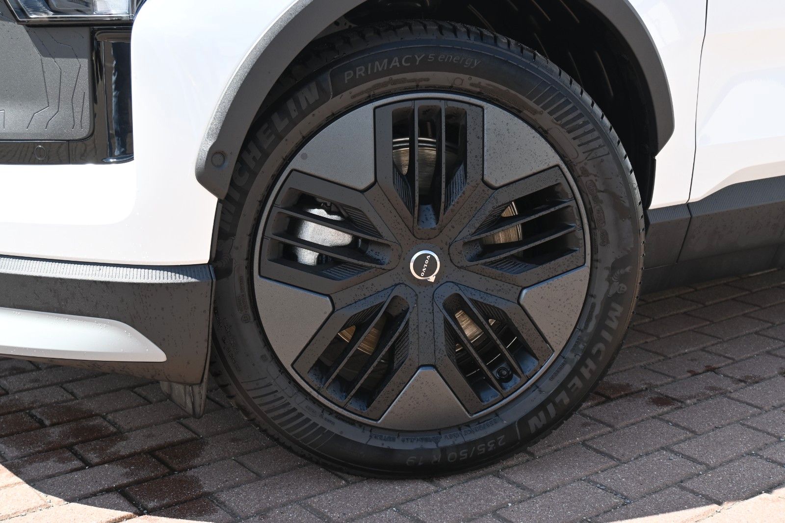 Fahrzeugabbildung Volvo EX30 CC Twin Motor Performance AWD Ultra*ACC
