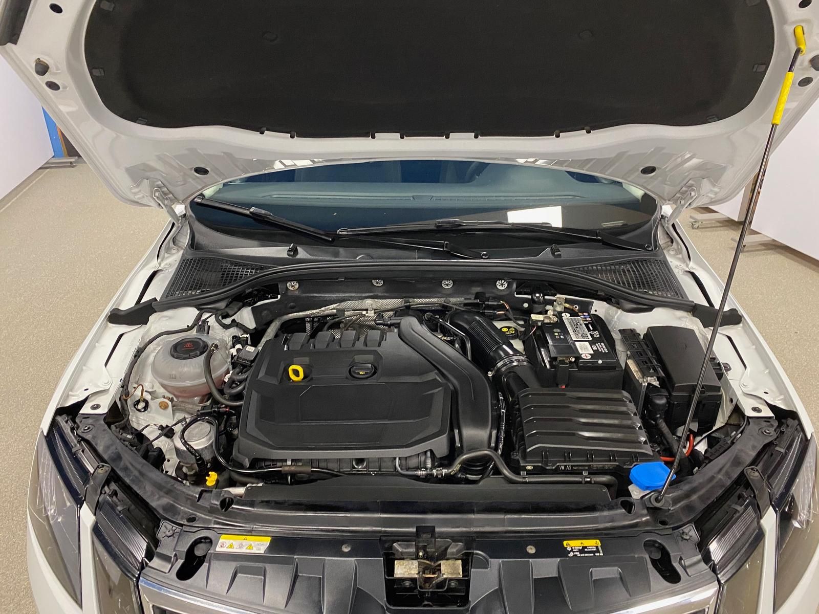 Fahrzeugabbildung SKODA Octavia Ambition 1.5 TSI APP+KLIMA+PDC+SITZHEIZ+