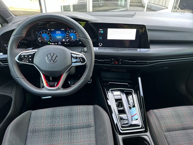 Fahrzeugabbildung Volkswagen Golf VIII GTI 2,0 TSI DSG KAMERA NAVI TRAVEL ASS