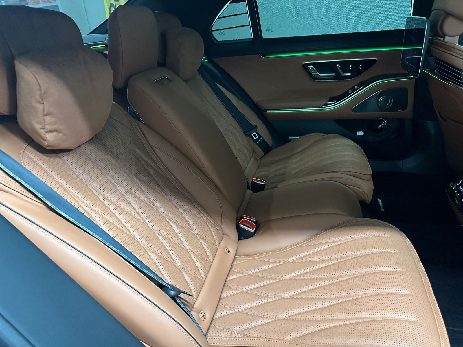 Fahrzeugabbildung Mercedes-Benz S 63 E Performance L *KERAMIK*TV*CARBON*4D*