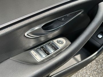 Mercedes E 220 - 8