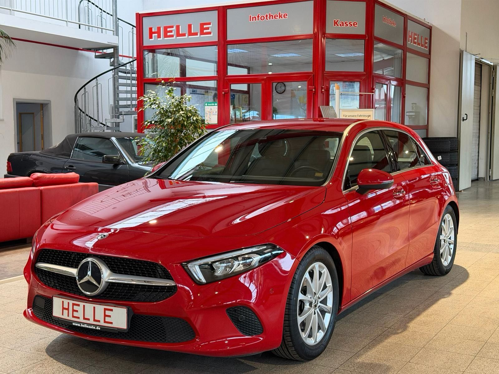 MERCEDES-BENZ A 200 *AHK+LED+SHZ+Automatik*