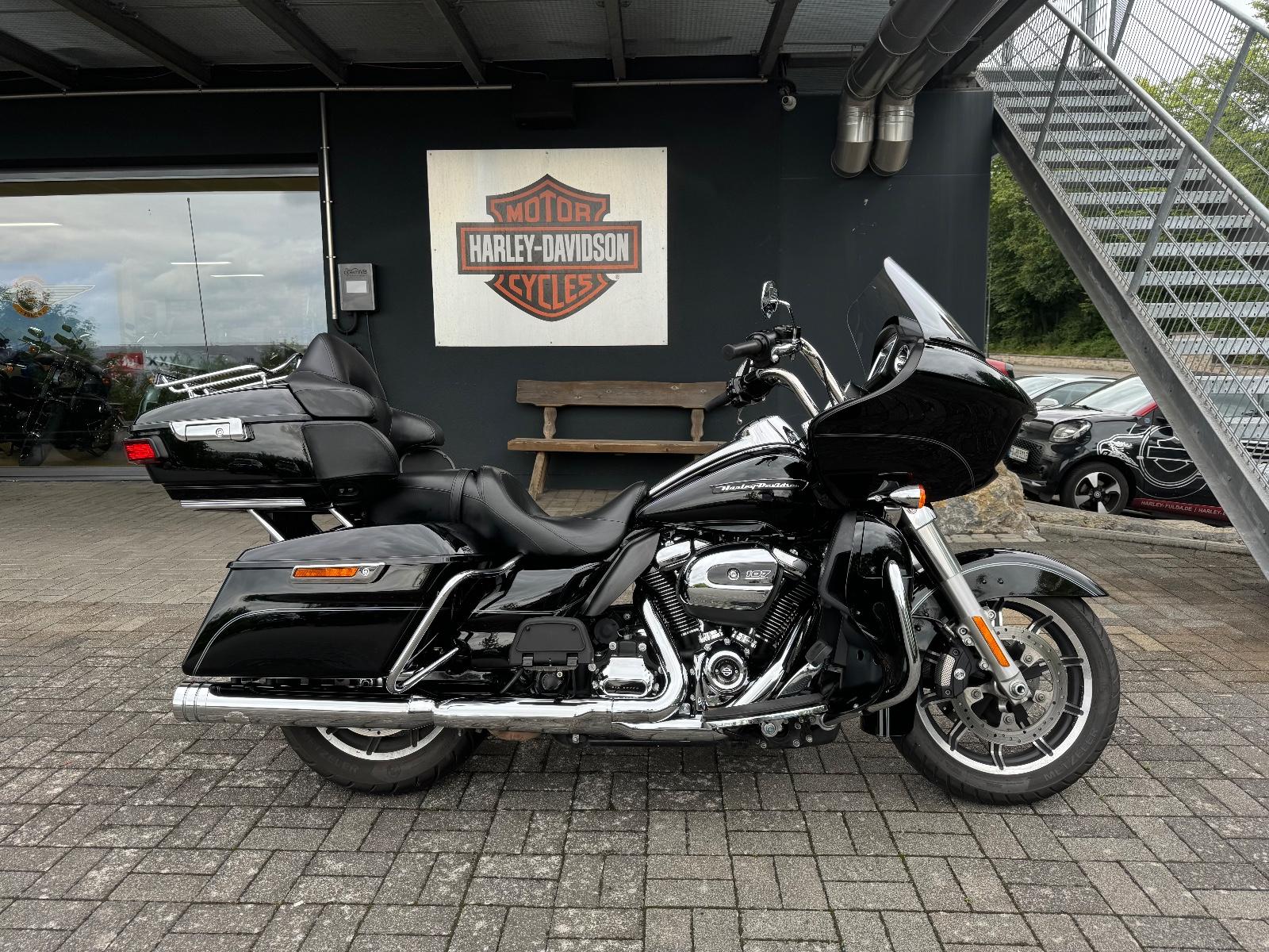 Harley-Davidson Road Glide Ultra / Jekill & Hyde