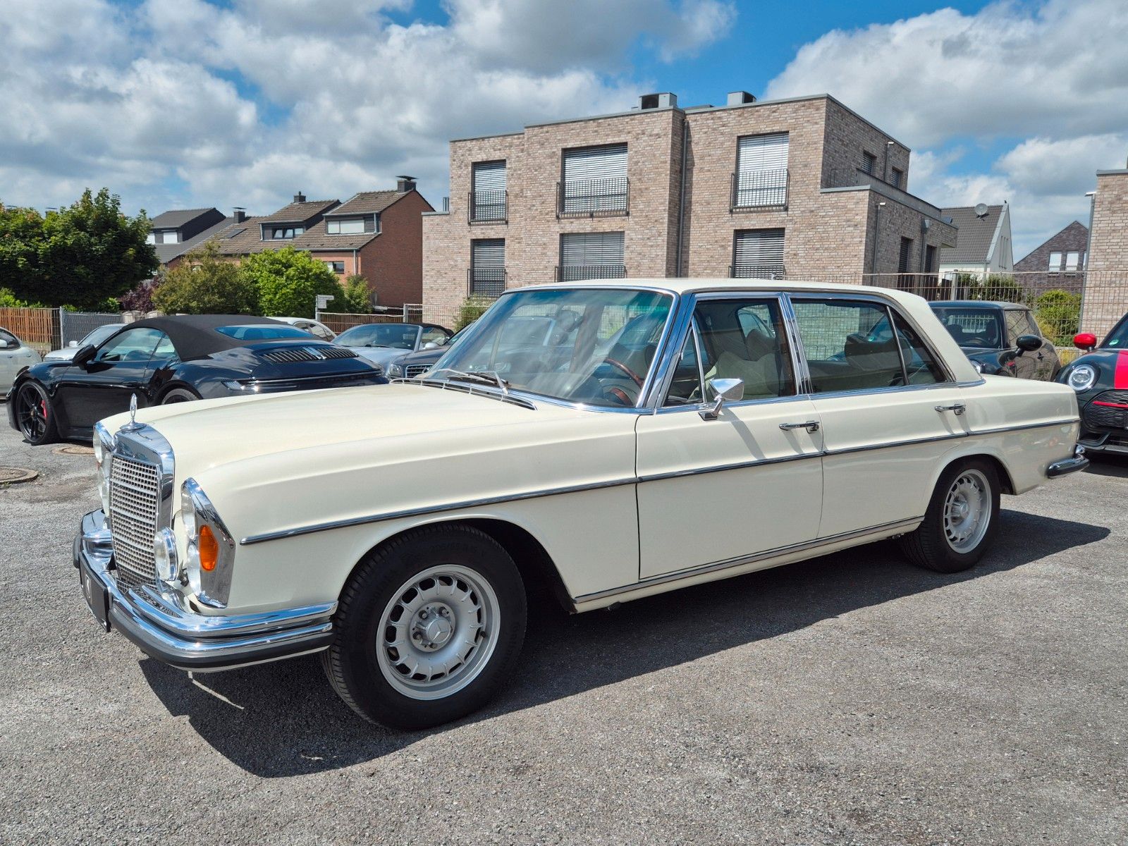 Fahrzeugabbildung Mercedes-Benz 300 SEL 6.3/Deutsch/Historie/3. Hd./WGA 62