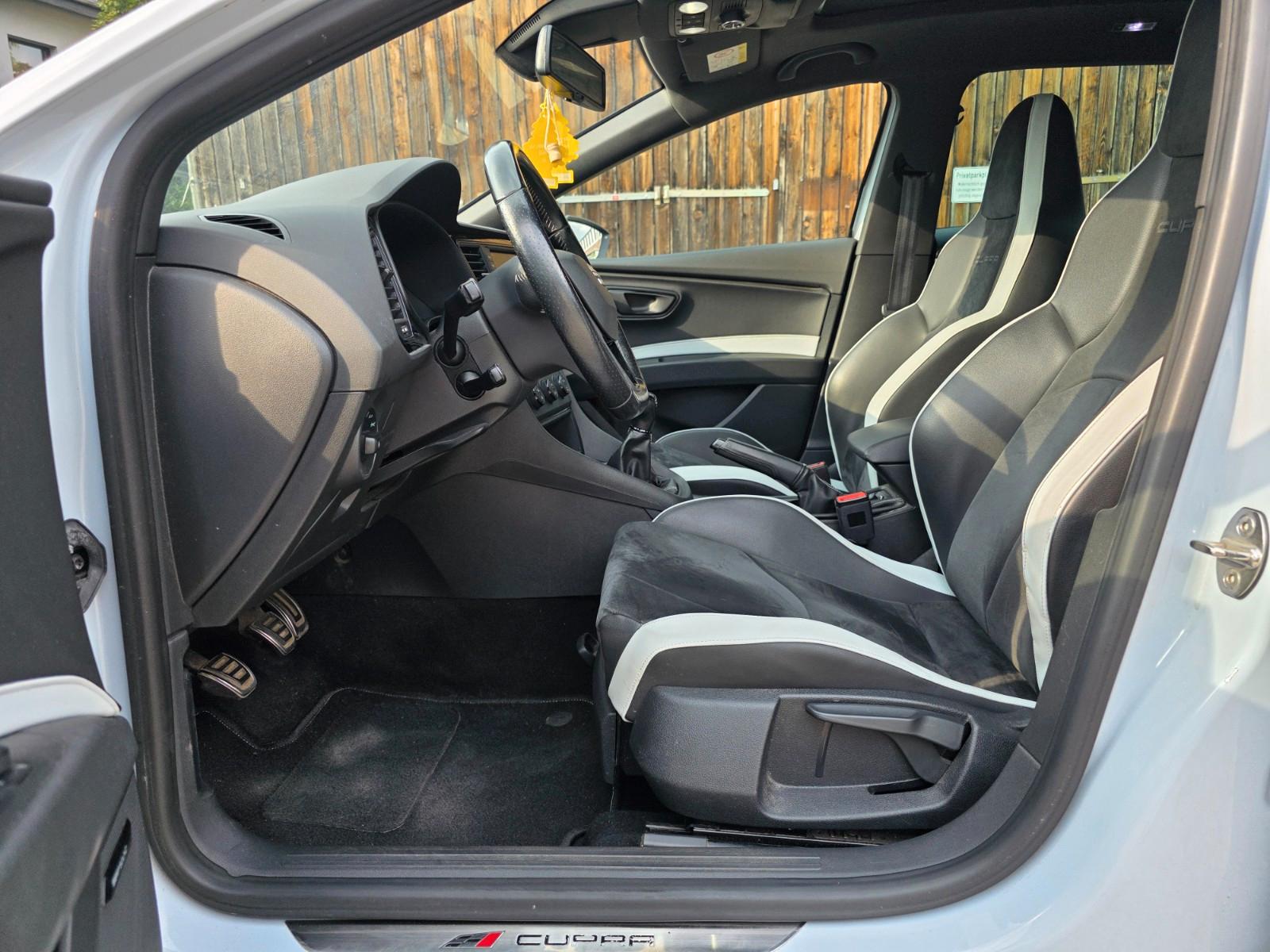 Seat Leon ST Cupra 280 ch • Boîte manuelle • Baquets cuir • Toit pano • DCC • GPS