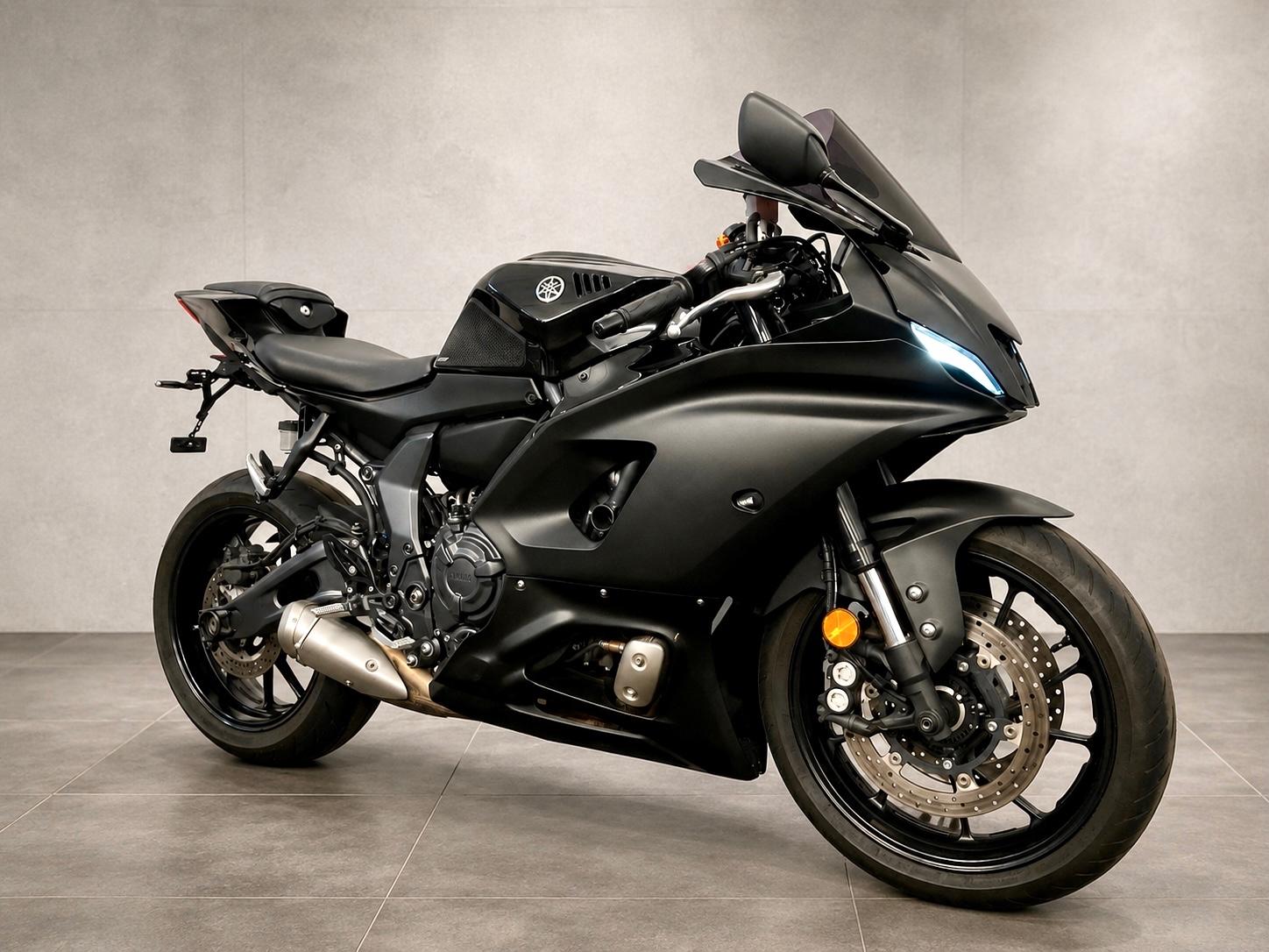 Yamaha YZF690 R7 | 2025 | 4920 KM