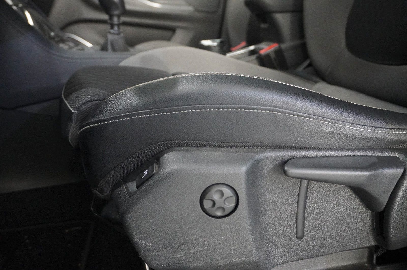 Fahrzeugabbildung Opel Grandland (X) 1.2T INNOV. NAVI/LED/KAMERA/PANO.
