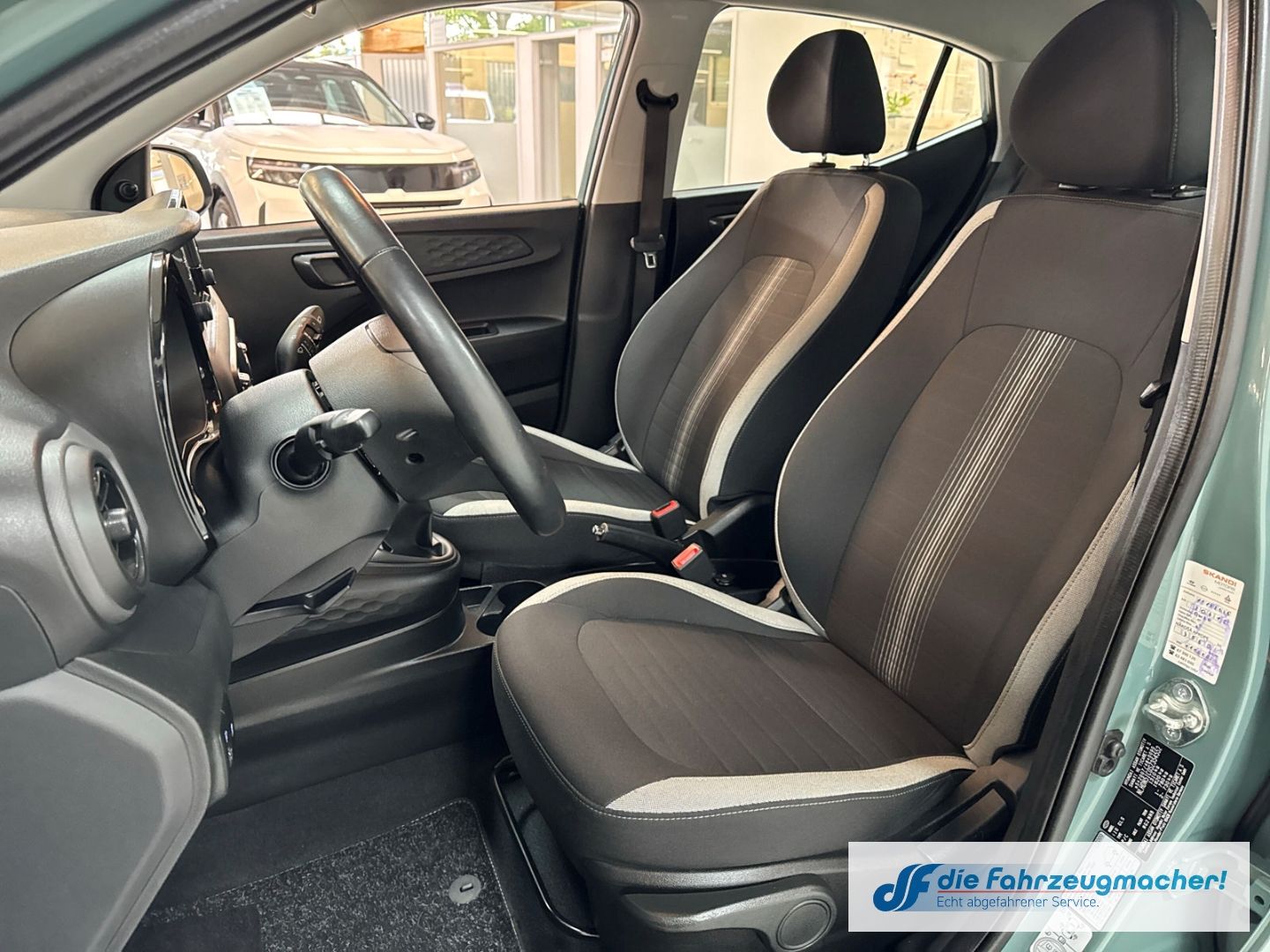 Fahrzeugabbildung Hyundai i10 Trend Navi Apple CarPlay Android Auto Musiks