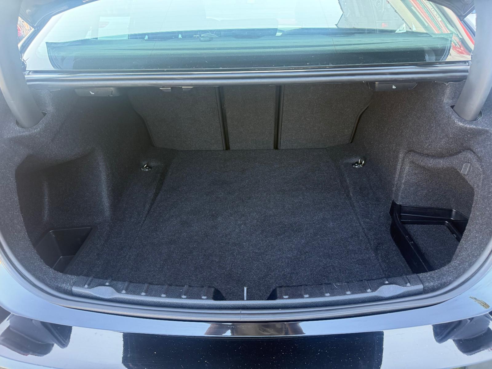 BMW 318 3 Limousine 318 i*Tempomat*Headup*Klima*