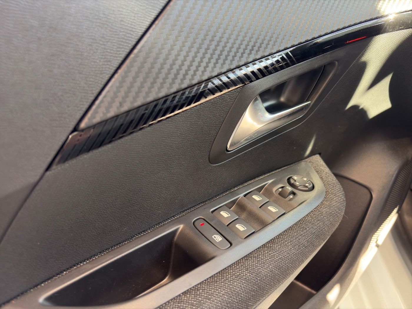 Peugeot 208 - Bild 11