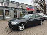 BMW 525d T AUTOM°NAVI°TEMPOM°PANO°HUD°SZHG°PDC°XENON - BMW 525 aus 2011: 525d