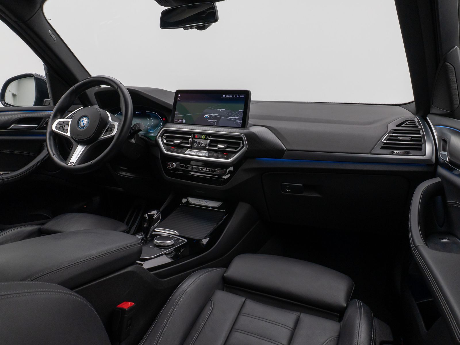 Fahrzeugabbildung BMW X3 xD30e M Sport 360°Laser HUD DAB HiFi AHK 20"
