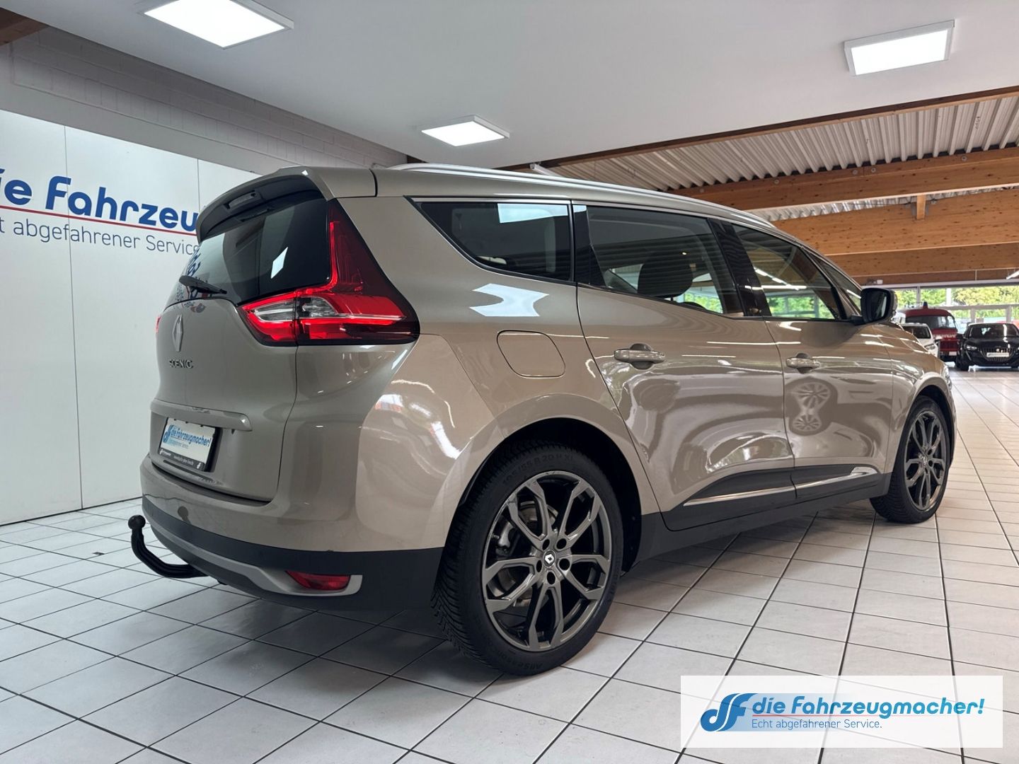 Fahrzeugabbildung Renault Scenic IV Grand Experience 1.5 dCi  DAB Keyless