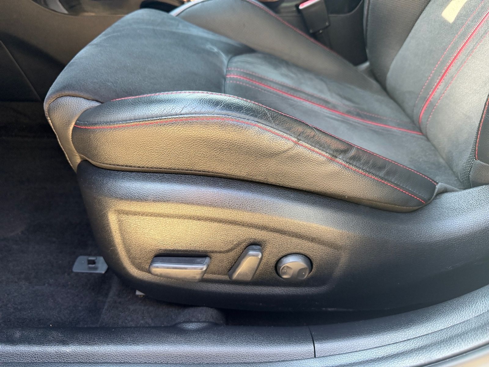 Fahrzeugabbildung Kia PROCEED 1.6T DCT7 GT NAV KOMF GD BASTUCK