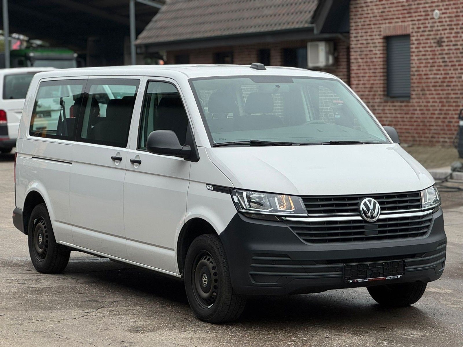 Volkswagen T6.1 Transporter Kombi lang 8 Sitzer Klima imagem 2