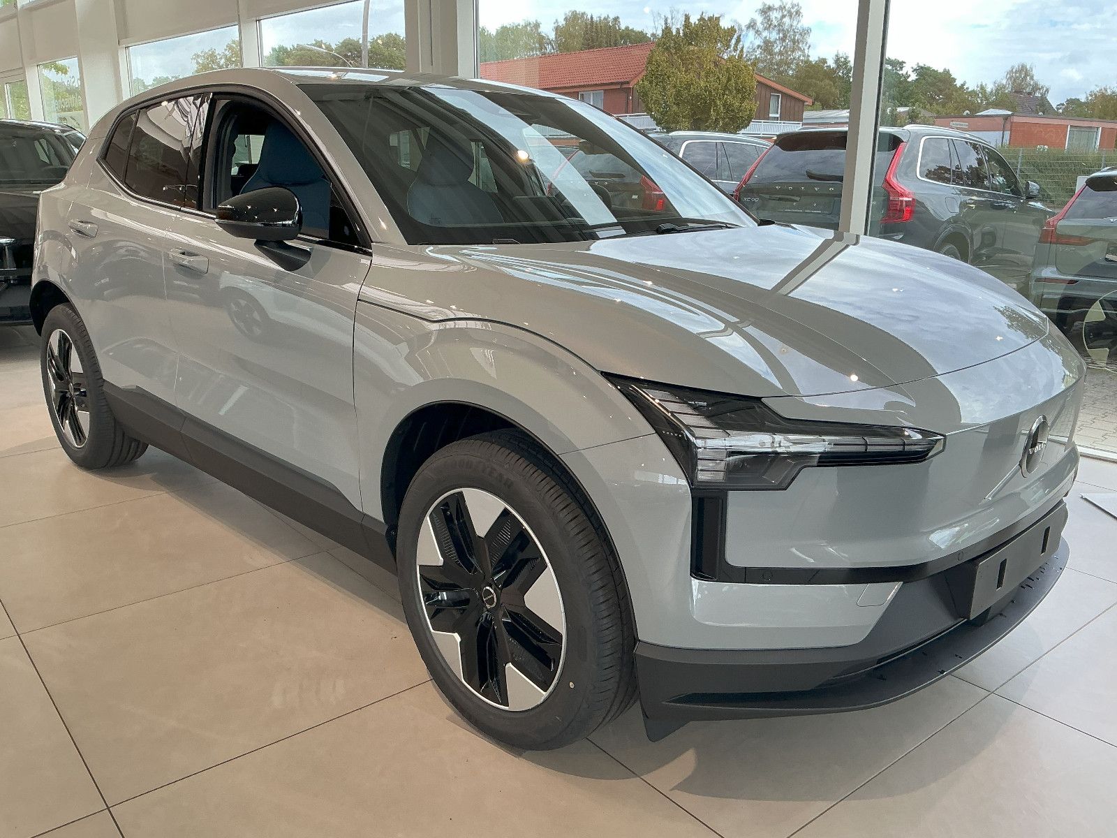 Volvo EX30 Plus 2WD Pure Electric