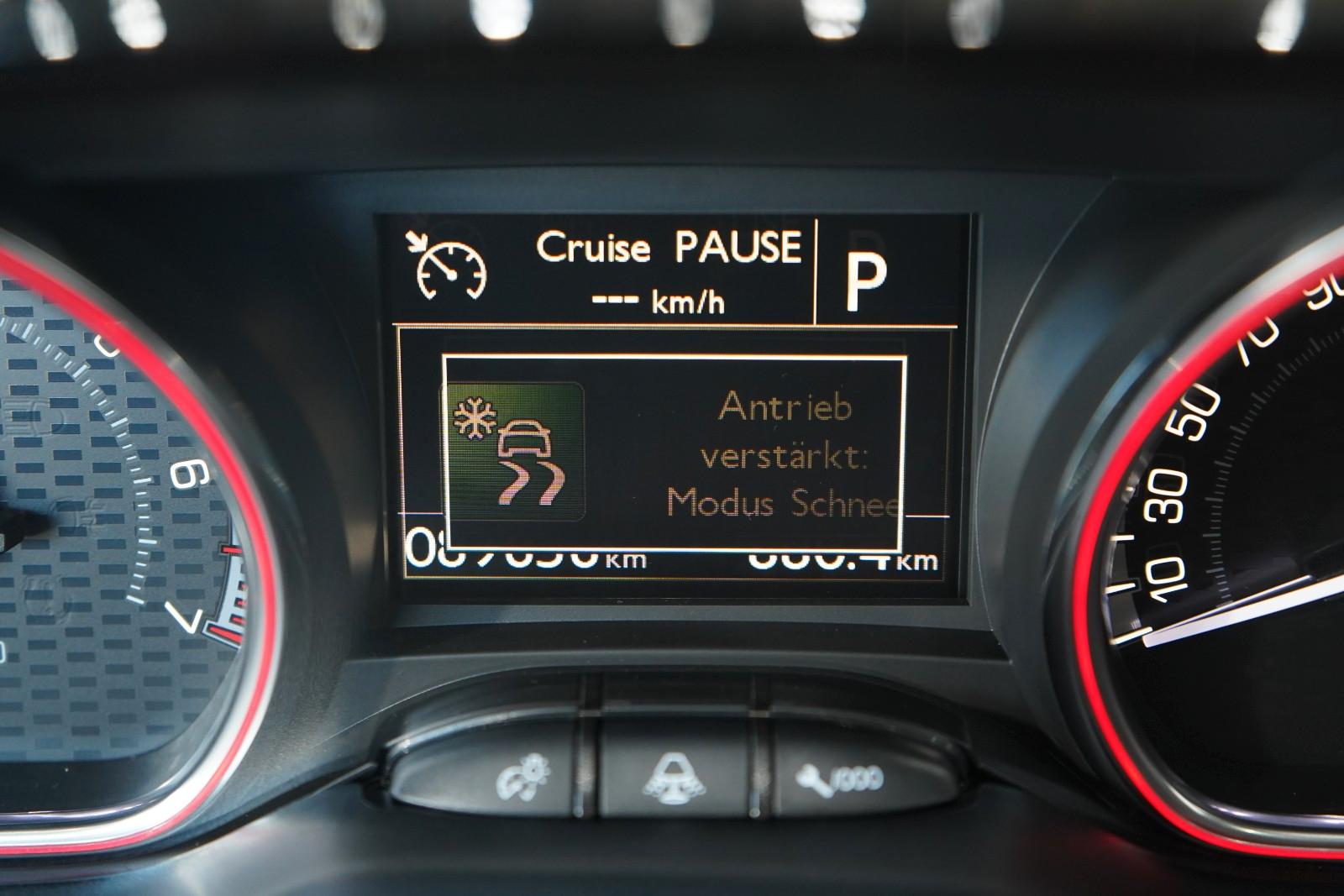 Peugeot 2008 Allure GT-LINE*Pano*Navi*Kam*18 Z.*Automat.