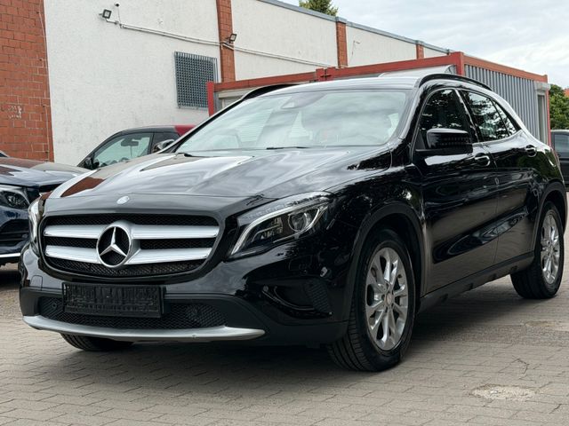 MERCEDES-BENZ GLA 220d /Navi/CAM/Notb./LED