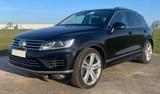 Volkswagen VW Touareg R-Line  EZ 03/2016  Vollausst... - Volkswagen Touareg in Mönchengladbach