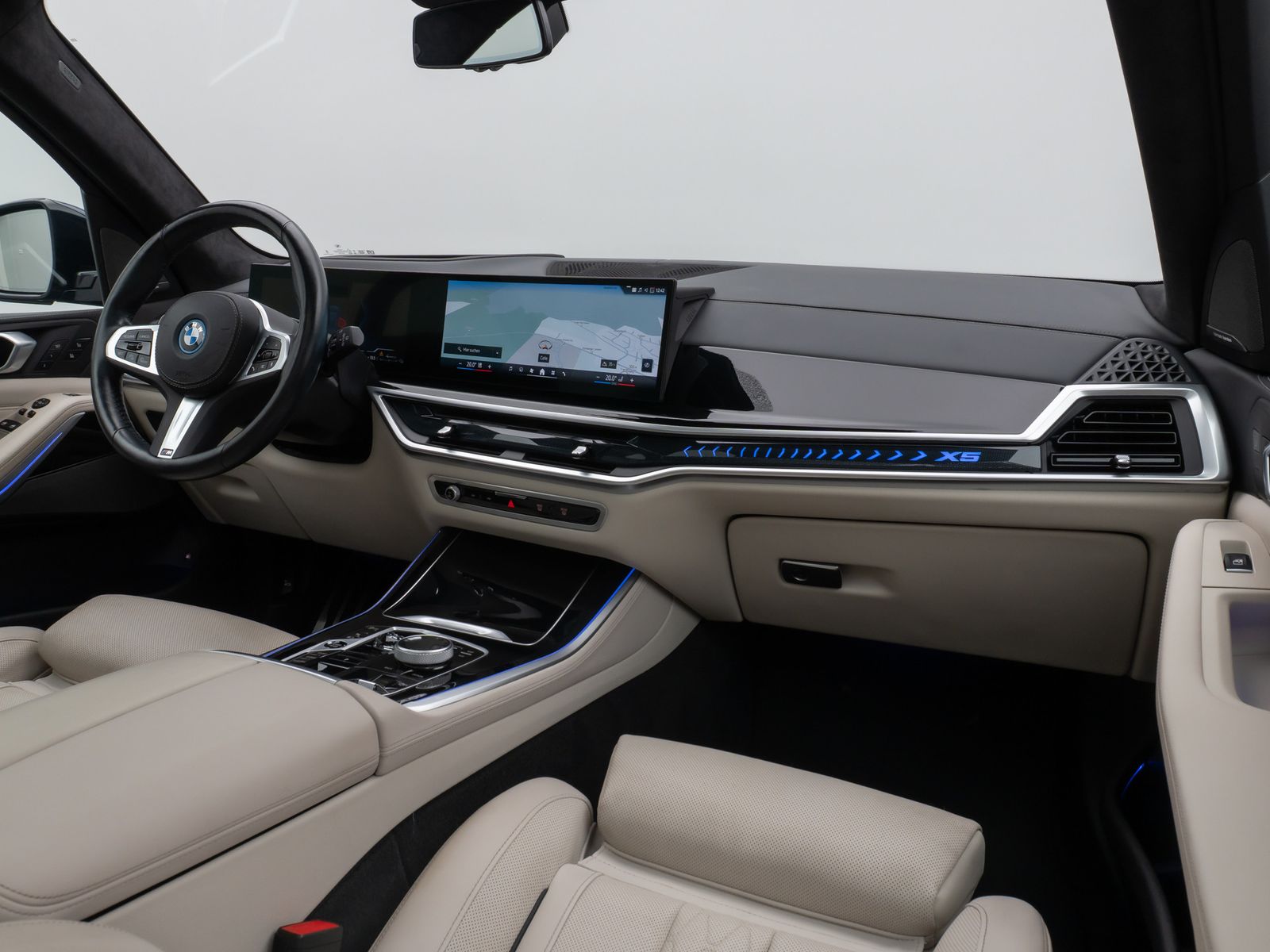 Fahrzeugabbildung BMW X5 xD50e M Sport Pro Pano SoftCL 360°HUD DAB H/K