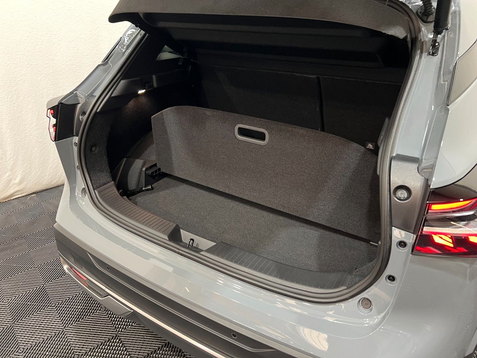 Fahrzeugabbildung Nissan Qashqai 1.3 DIG-T MHEV -X-tronic Tekna 4WD