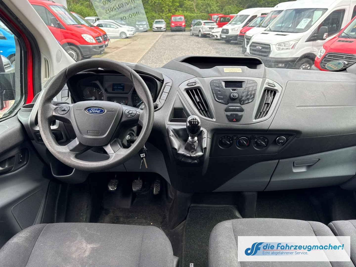 Fahrzeugabbildung Ford Transit Custom Kombi 300 L1 2.2 TDCi *1587