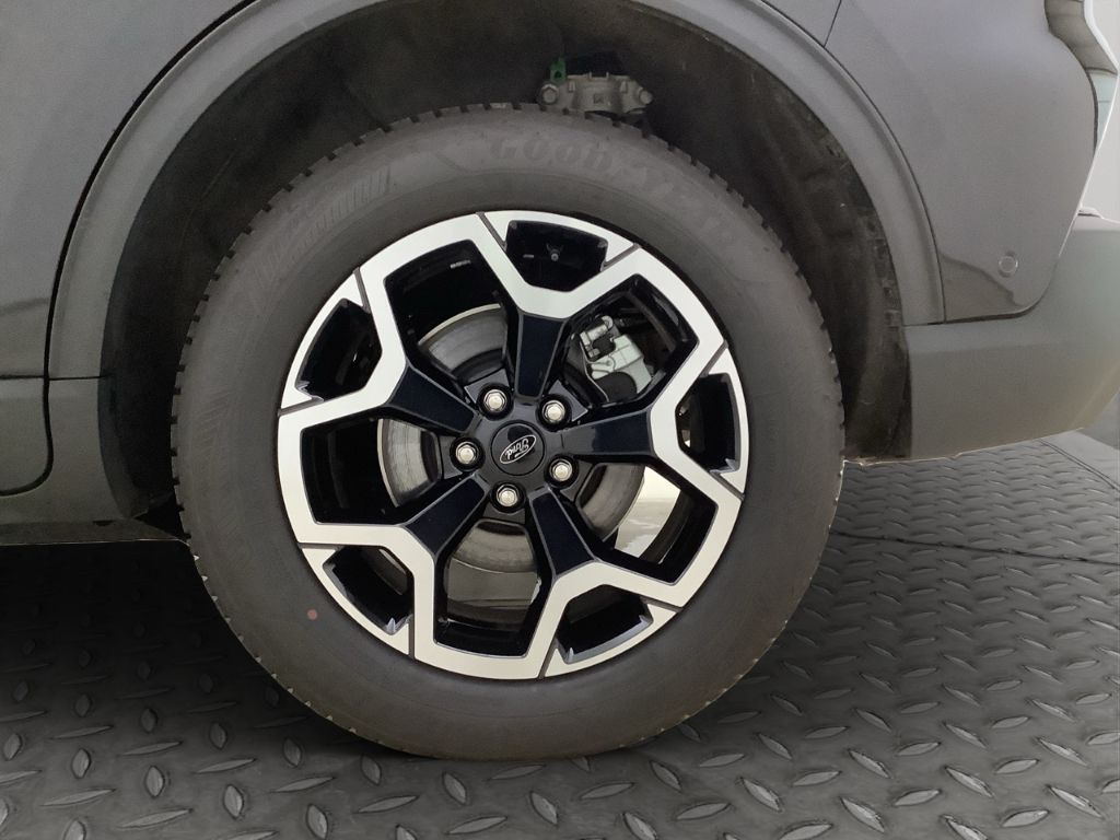 Fahrzeugabbildung Ford Kuga Plug-In Hybrid Active X HUD Navi B&O LED