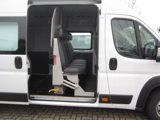 Peugeot 7 Sitze mit verstellbare Sitzbank