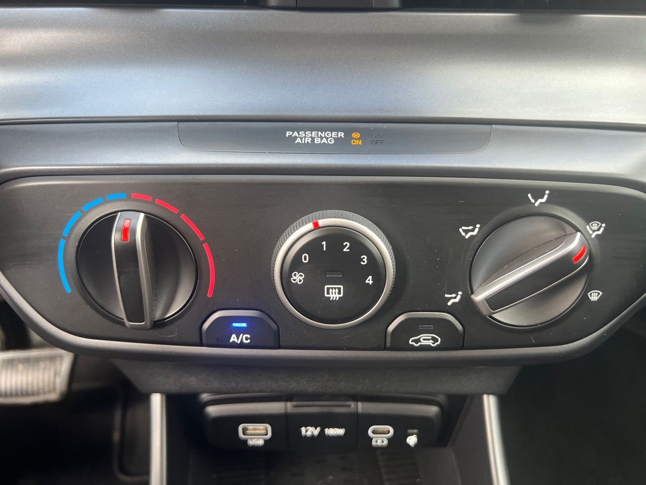 Fahrzeugabbildung Hyundai i20 TREND AUT Fernlichtass. Kam. LED LM Navi PDC