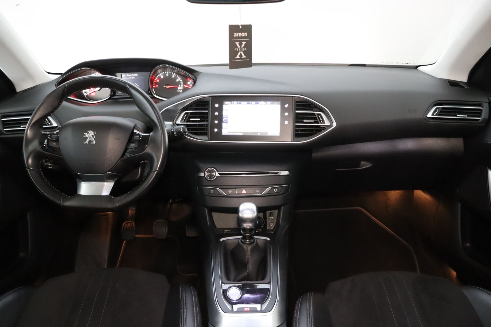 Fahrzeugabbildung Peugeot 308 Active * LED * Navi * Massage