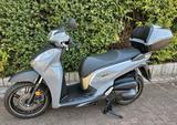 Honda SH300i von 2019 ABS Service NEU Nardograu - Offers