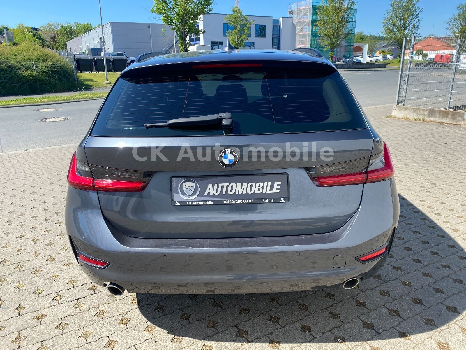 Fahrzeugabbildung BMW 318d Touring Advantage/LiveCockpit/Navi/Laser/AH