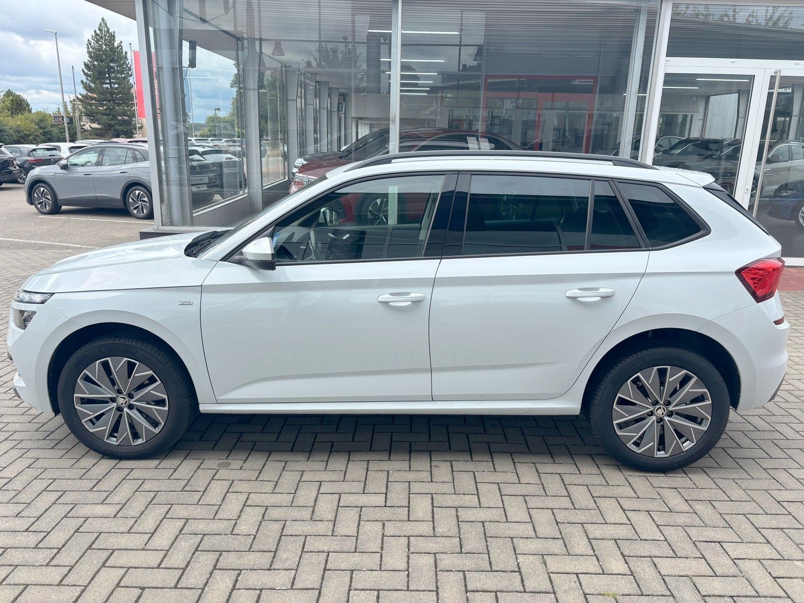 Fahrzeugabbildung SKODA Kamiq Tour 1.0 TSI +DSG +AHK +Kamera +Navi