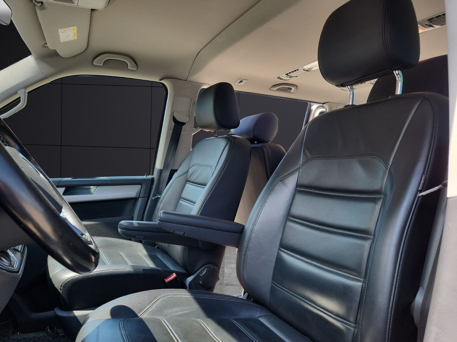 Fahrzeugabbildung Volkswagen T6 Multivan 4Motion Generation Six/AHK/Navi/SDHZ
