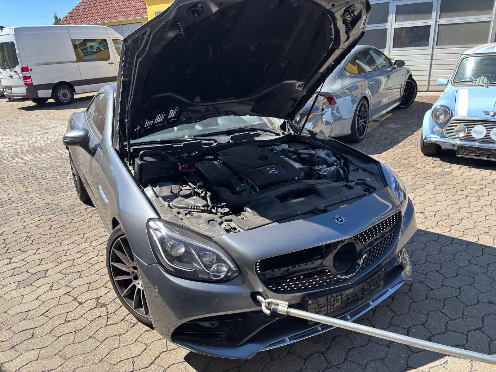 Mercedes-Benz SLC 300 AMG Line LED Airscarf
