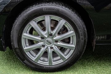 Fahrzeugabbildung BMW 120i Advantage KLIMAAUTO.|PDC|SHZ|