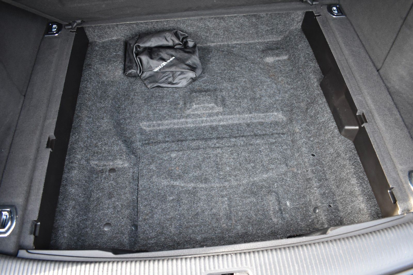 Fahrzeugabbildung Audi Q5 2.0 TDI 130 kW quattro S Line AHK  20*