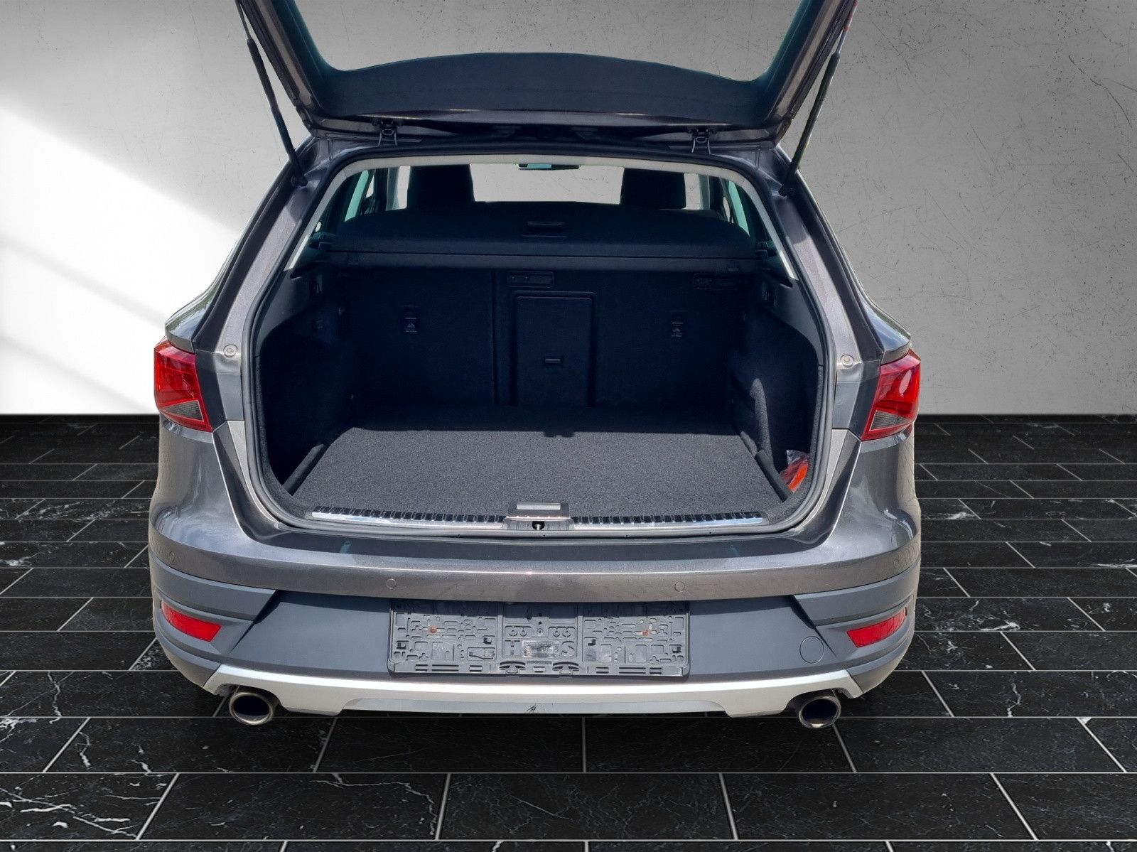Fahrzeugabbildung SEAT Leon ST X-Perience 4Drive 1,8 TSI DSG GRA AHK