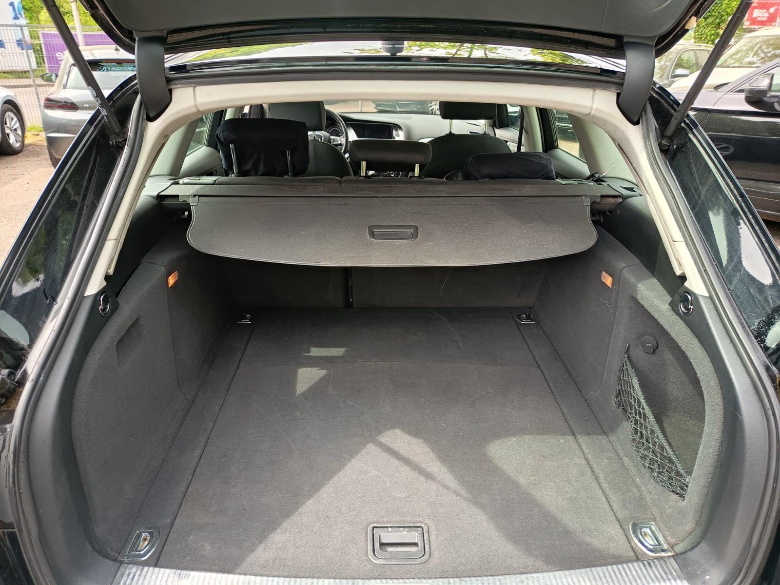 Audi A4 2010 — photo 15