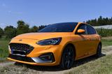 Ford Focus ST- Styling-Performance-Pano-B&O  - Ford Focus: Orange