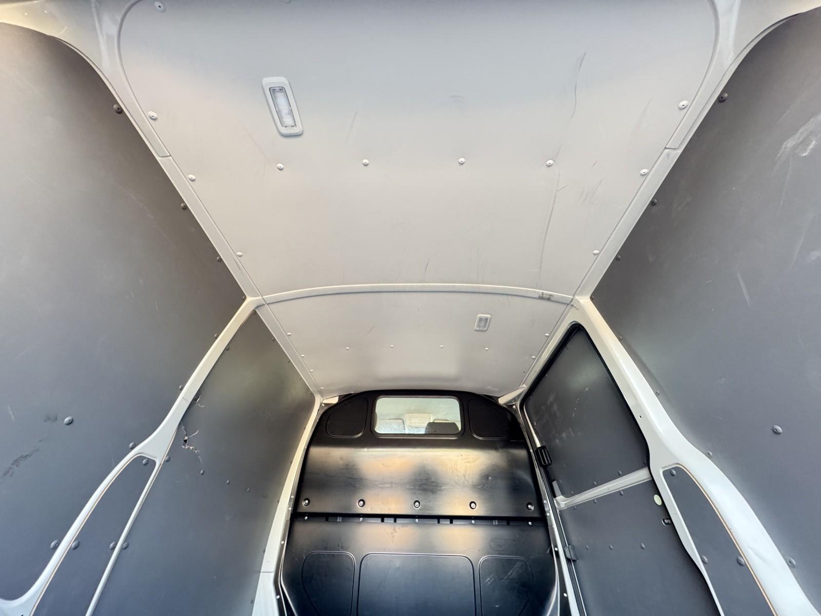 Volkswagen T6.1 Transporter 2.0 TDI Kasten FWD KLIMA PDC SH
