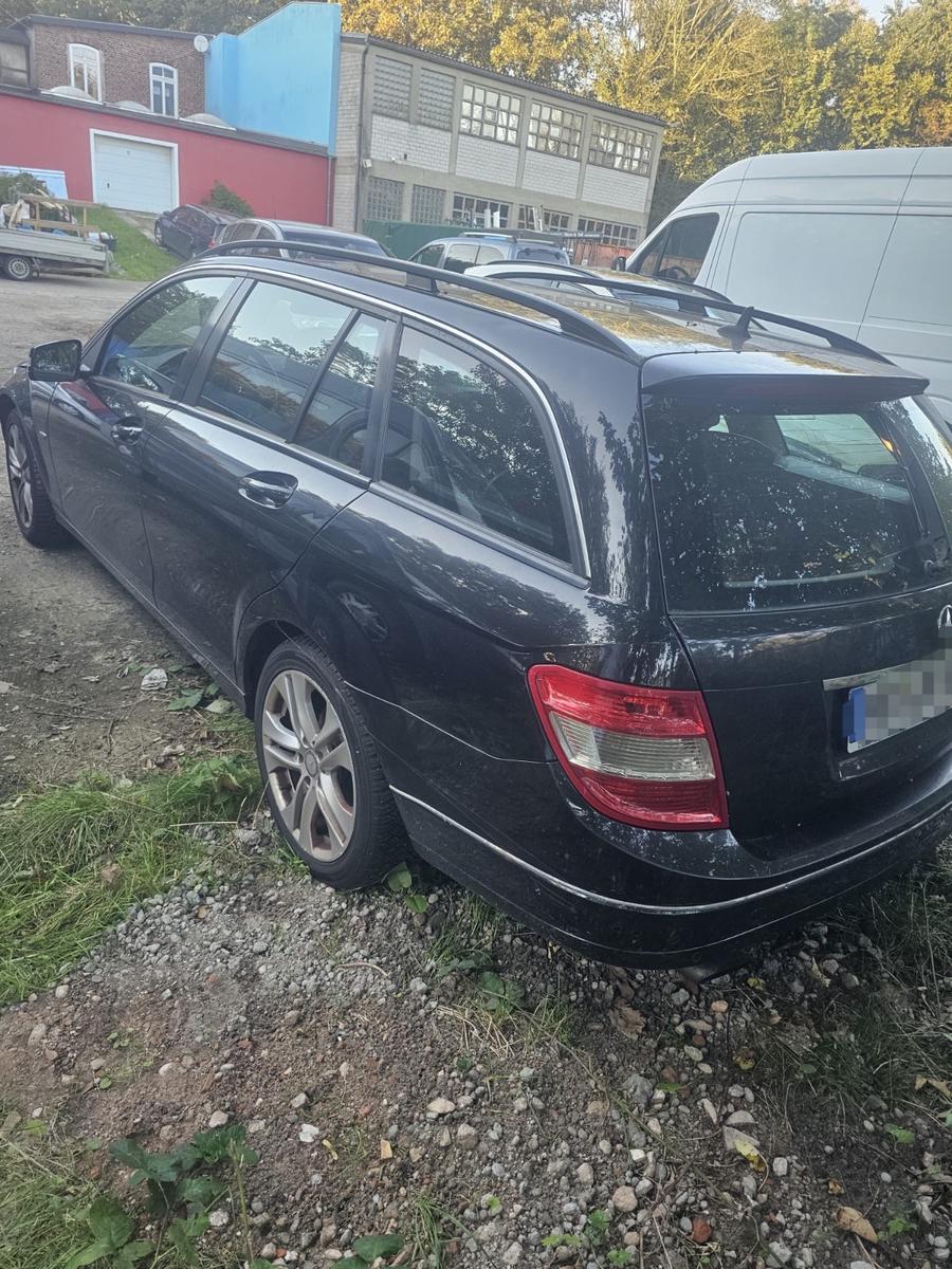 Mercedes-Benz C200 2010 — photo 5