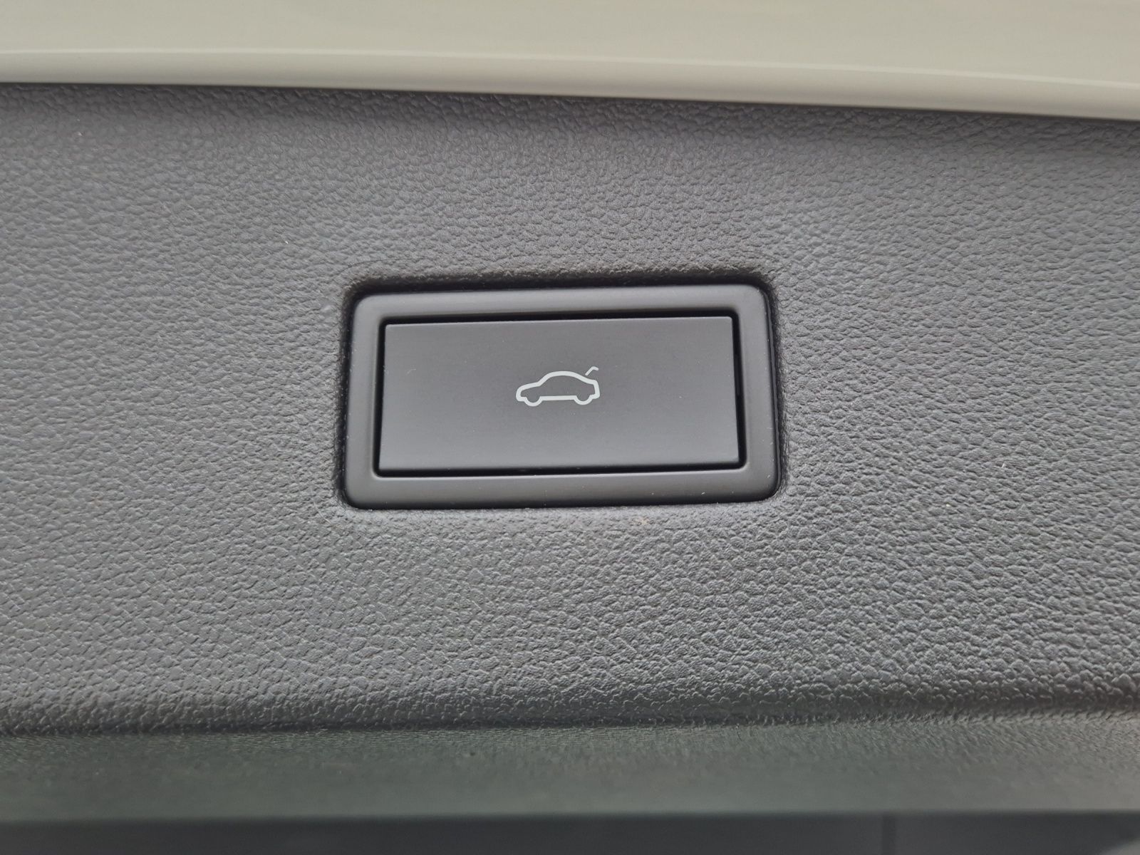 Fahrzeugabbildung Volkswagen Tiguan Allspace TDI LED AHK Navi AID ACC SHZ 18"